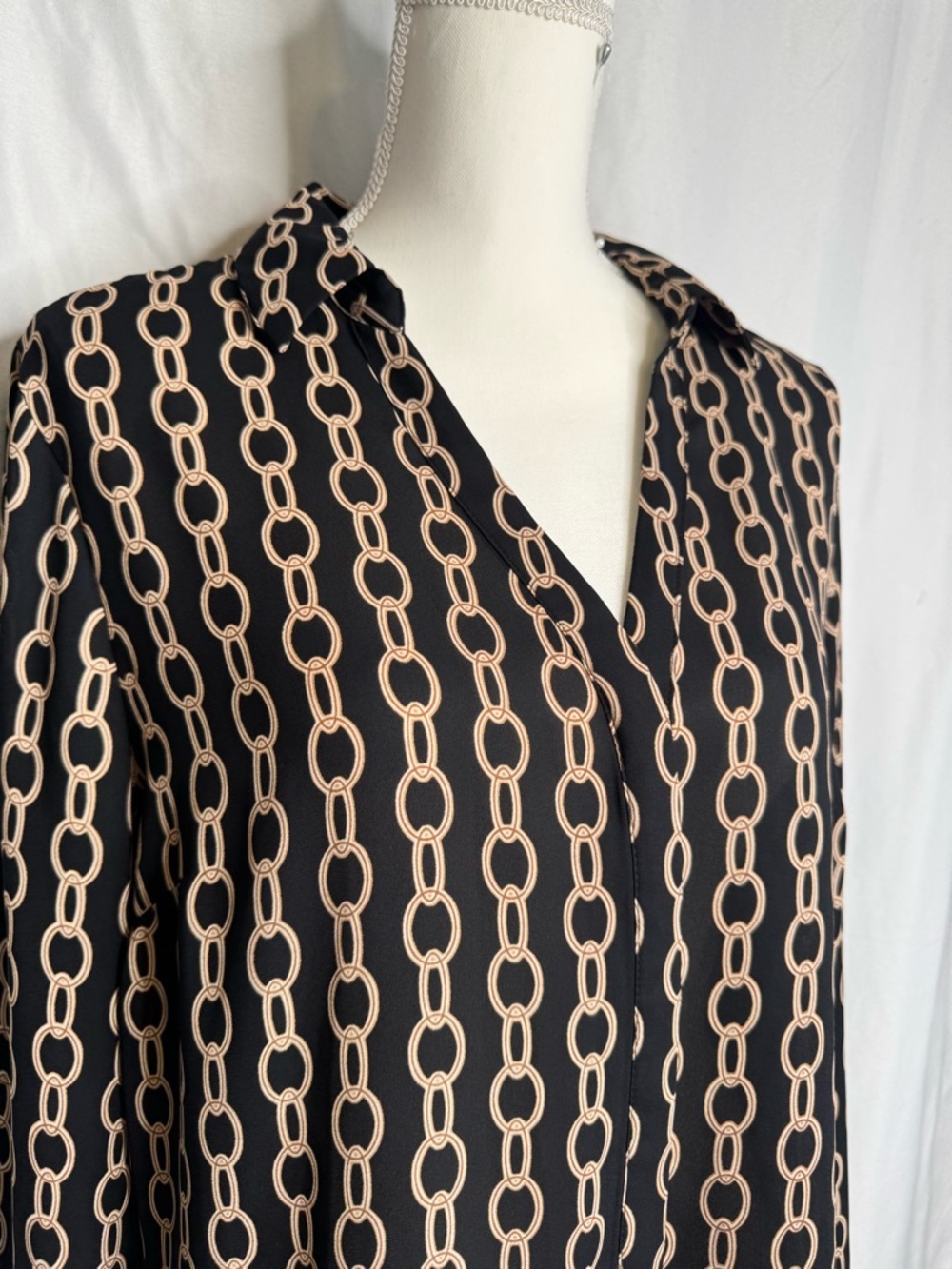 Worthington Chain Print High Low Blouse Large Black Gold Button Front - Picture 3 of 12